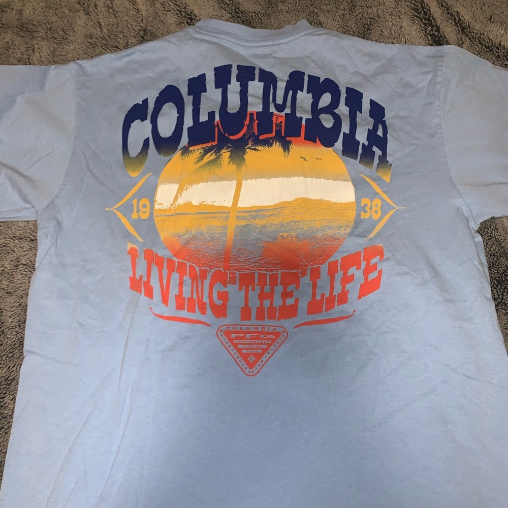 Columbia t shirt size medium